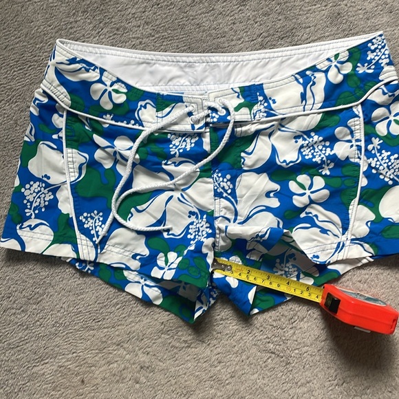 O’Neill board shorts - Picture 2 of 4